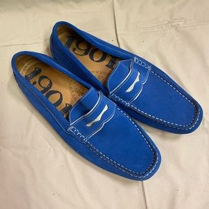 1901 blue suede driving shoes w/ white soles